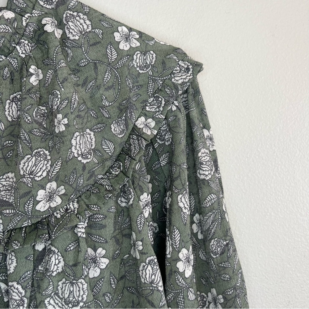 NWT Hope & Harlow Ruffle Neck Cuff Sleeve Gray Green Floral Blouse Sz XL Cottage - Picture 6 of 16